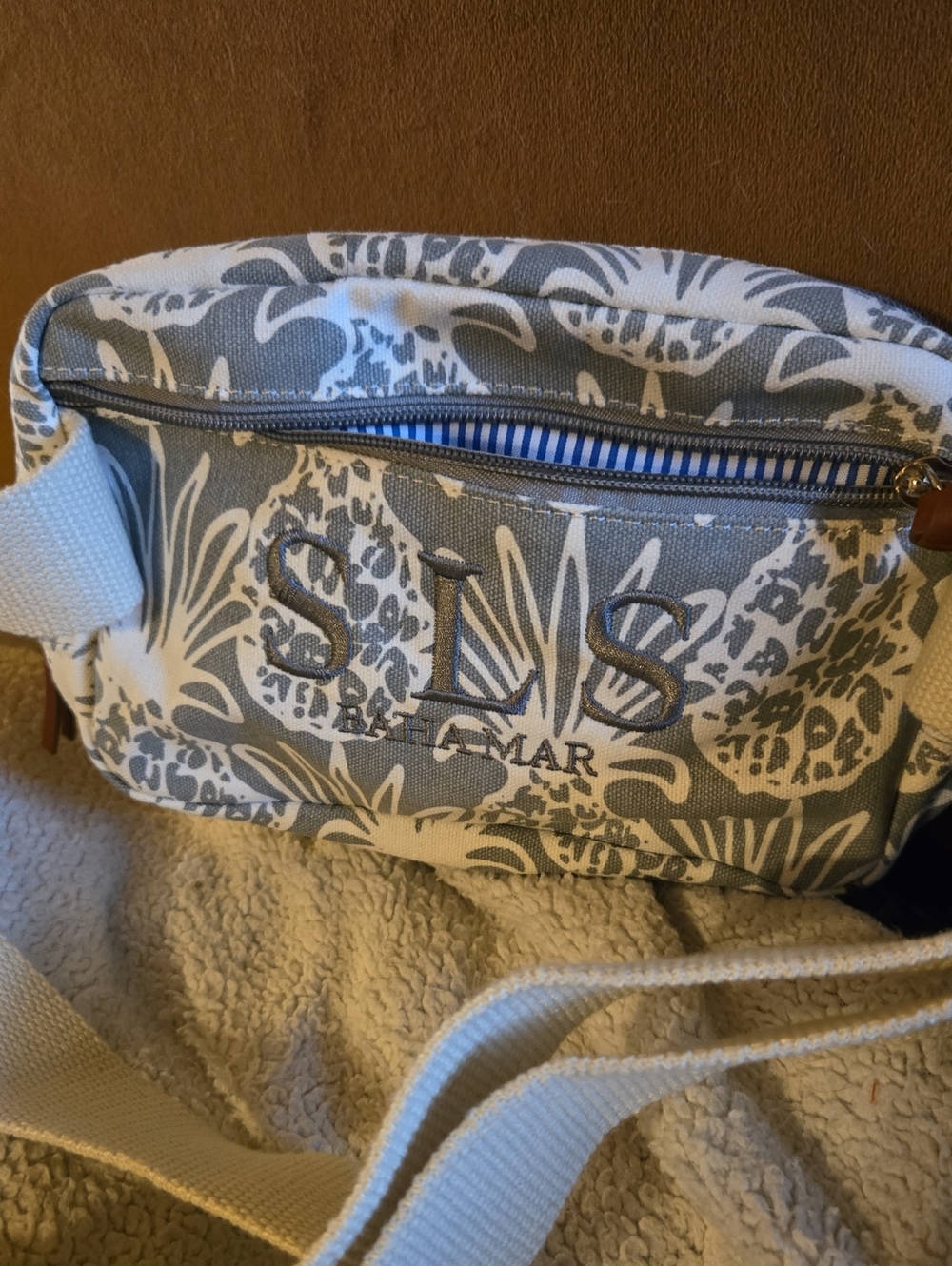 Gray and White Pineapple Print Fanny Pack - Picture 2 of 5